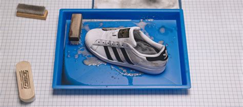 adidas schuhe stinken|how to clean Adidas sneakers.